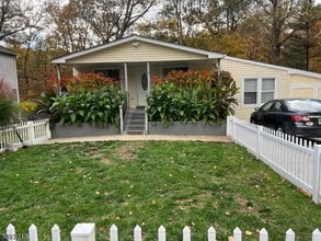 Building Photo - 9 Ellen Rd