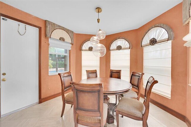 Building Photo - 4200 Coral Hills Dr