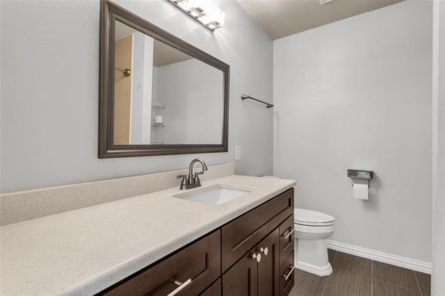 Building Photo - 2320 Shadabury Dr