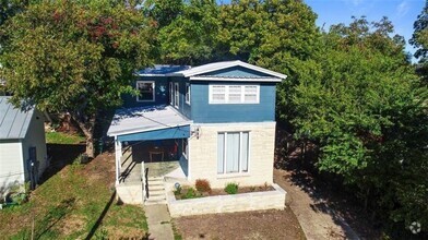 Building Photo - Large 5 Bedroom House in North Campus!