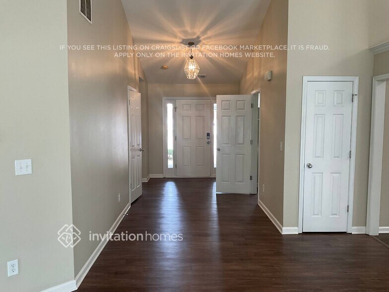 Building Photo - 2819 Merrion Park Ln NE