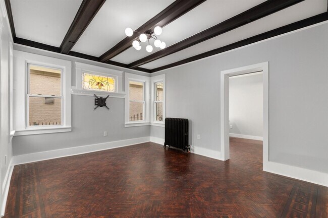 Building Photo - 410 76th St