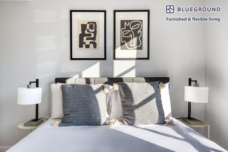 Building Photo - 68 Gold St