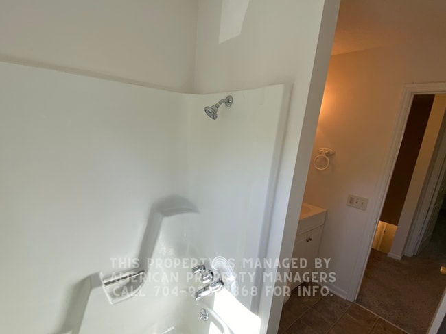 Building Photo - 1116 Arbor Dr