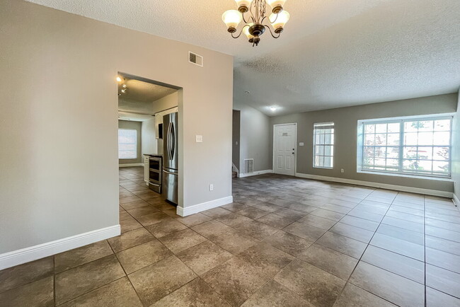 Building Photo - 1518 Crossridge Dr