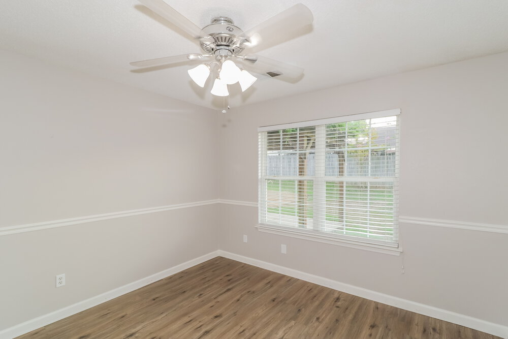 Building Photo - 7427 Fox Creek Dr