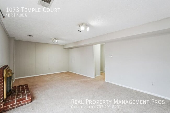 Building Photo - 1073 Temple Ct