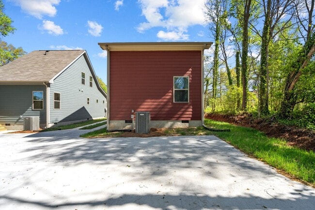 Building Photo - Modern amenities meet Cozy charm!  3 Bedroom, 2.5 Bath, New Construction - Pet Friendly!