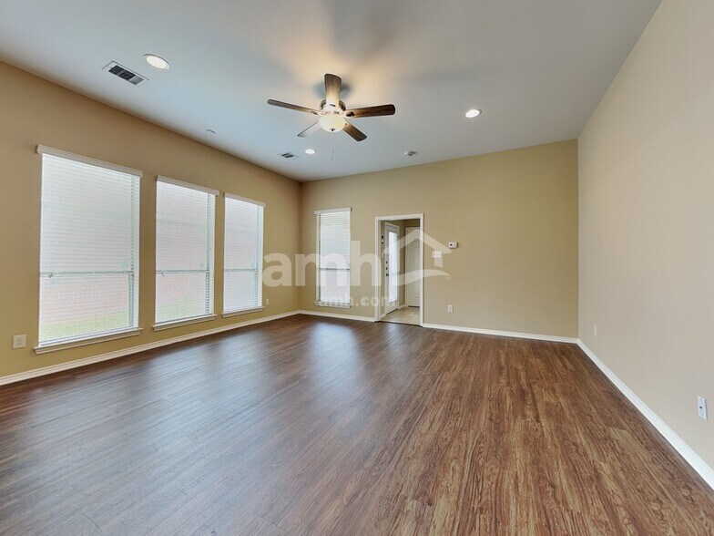 Building Photo - 18914 Roseworth Ct