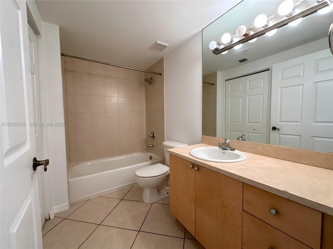 Building Photo - 2630 SW 28th St