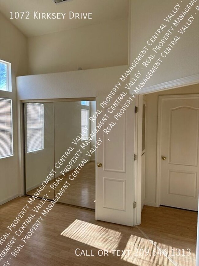 Building Photo - Turlock 3 Bedroom 2 Bathroom Home