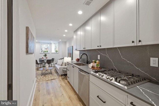 Building Photo - 1979 Biltmore St NW