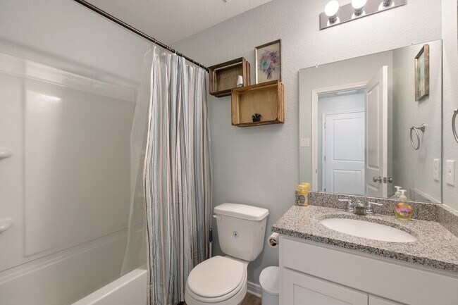 Building Photo - 196 Goldenrod