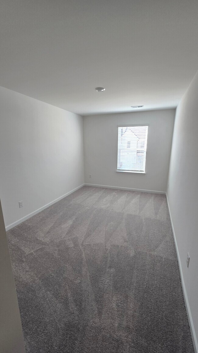 Building Photo - 209 Kenoot Dr