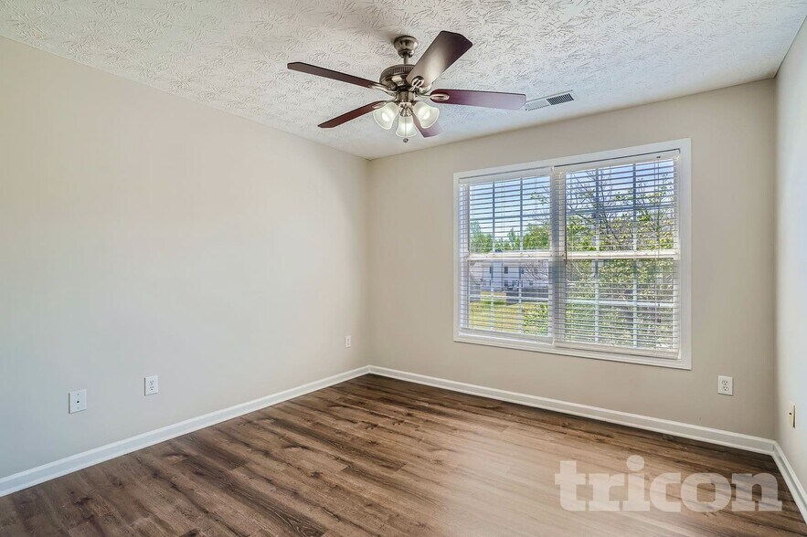 Building Photo - 1230 Webb Farm Ln