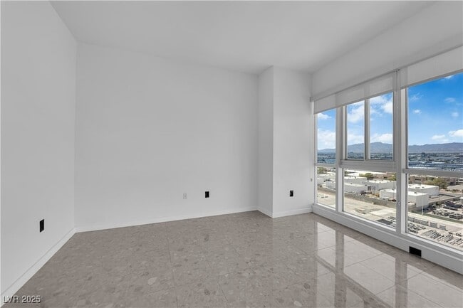 Building Photo - 4575 Dean Martin Dr