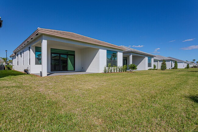 Building Photo - 9155 SW Esule Way