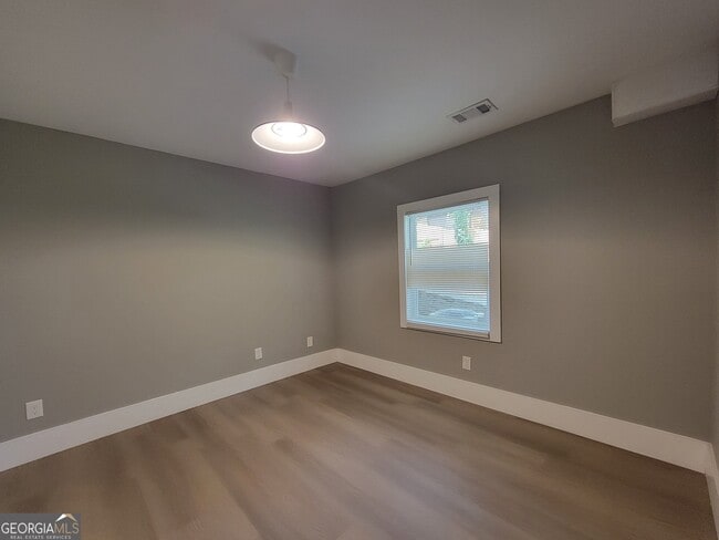 Building Photo - 723 Ford Pl