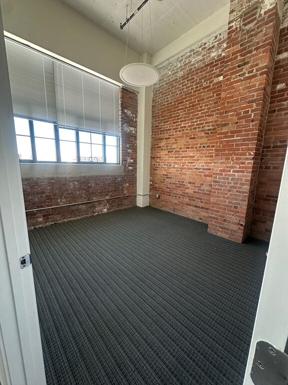 Building Photo - 151 Chestnut St