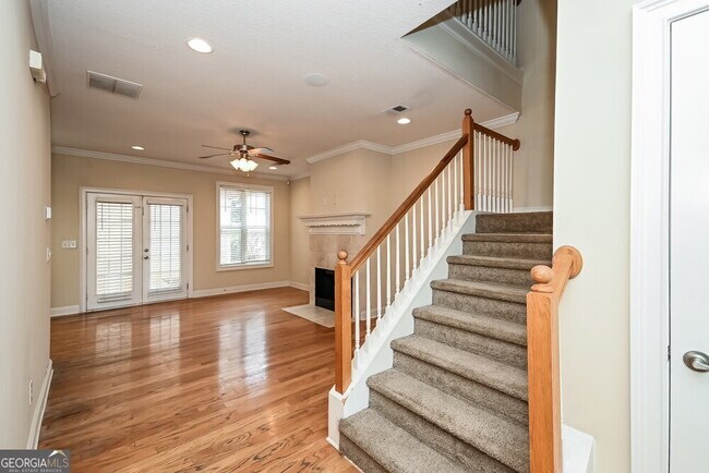Building Photo - 14 Courtyard Ln