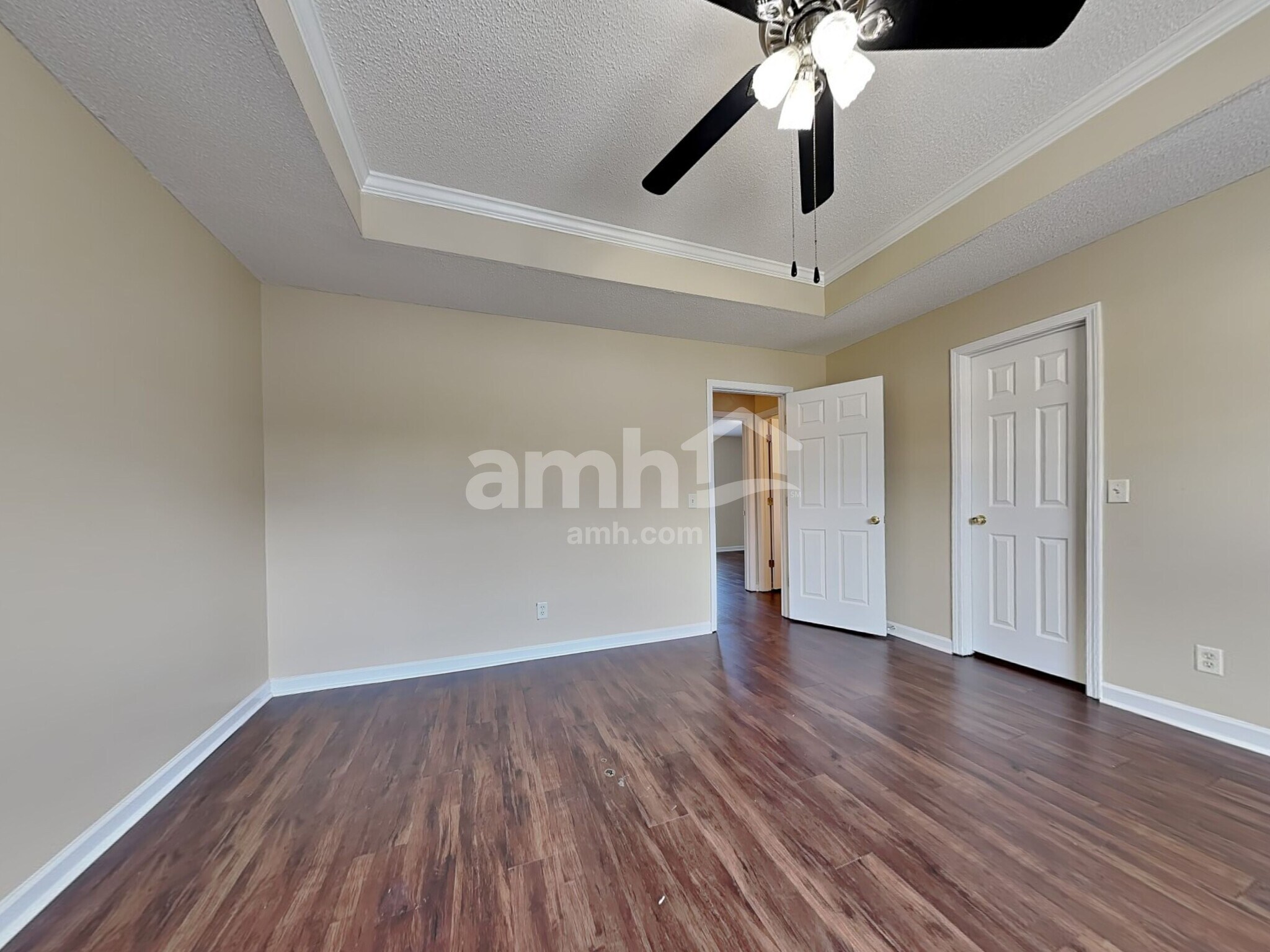 Building Photo - 109 W Tahoe Dr