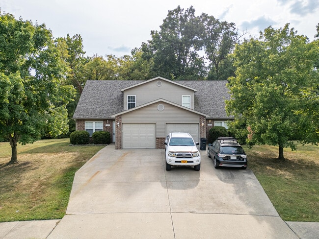 Building Photo - 307 Burnside Dr