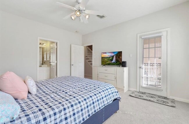 Building Photo - 7150 Windwater Pkwy N