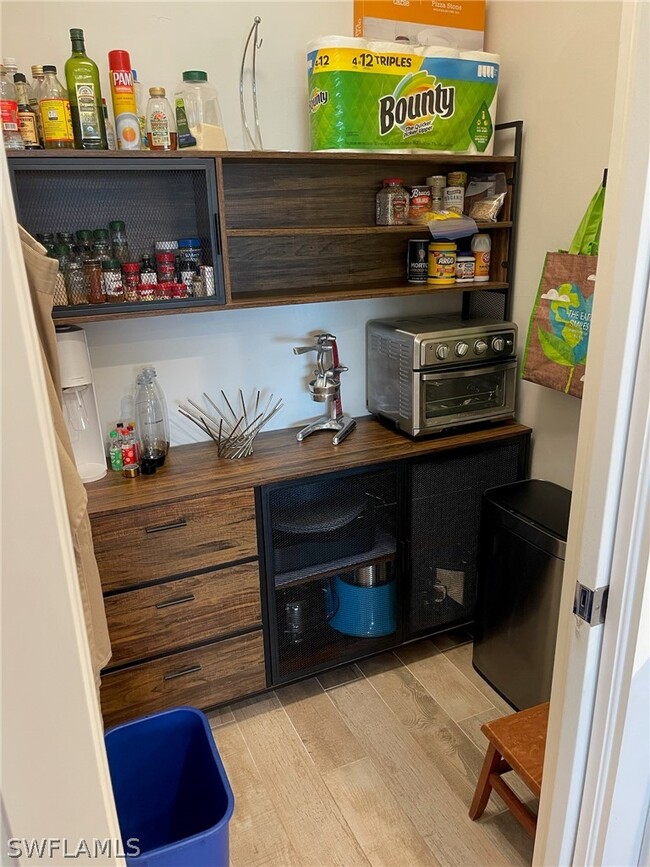 Building Photo - 3128 Woodside Ave