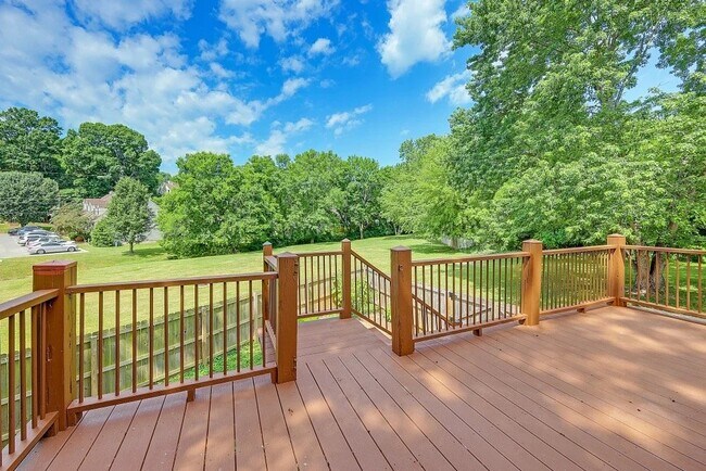 Building Photo - 106 Redondo Ct S