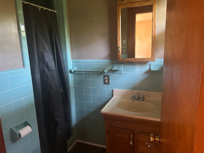 Building Photo - 230 S Airport Rd