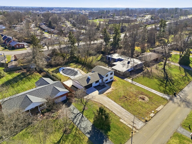 Building Photo - 294 Idle Hour Dr