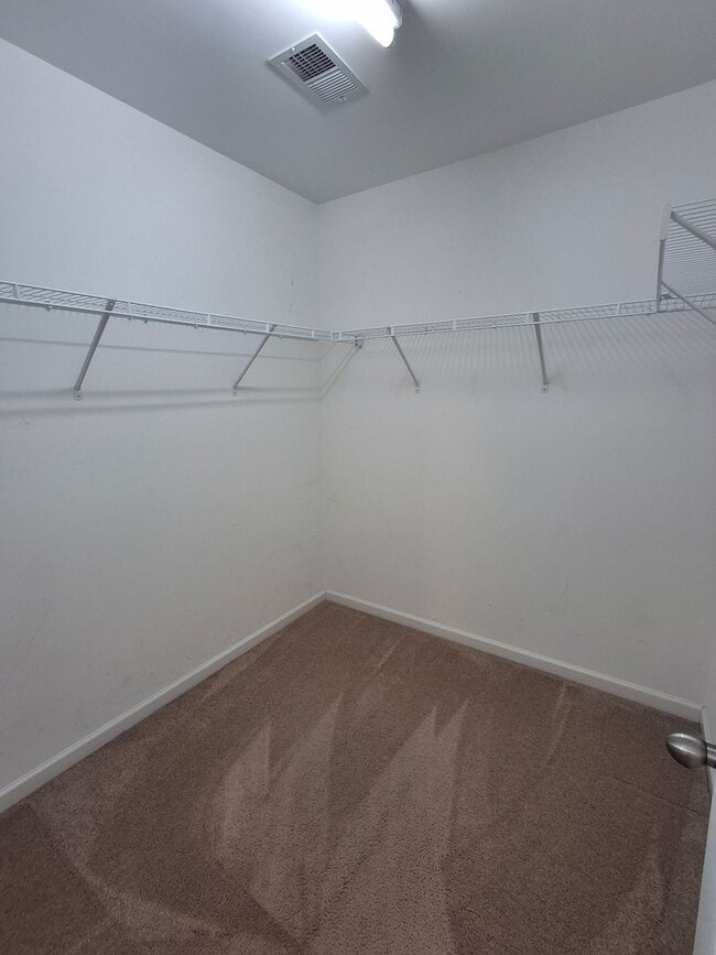 Building Photo - Beautiful 3-Bedroom Home with Bonus Room i...