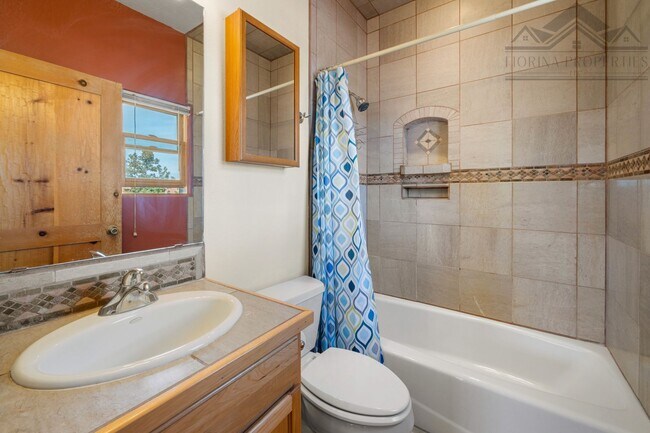 Building Photo - Serene Pueblo-Style Home in Tierra Contenta