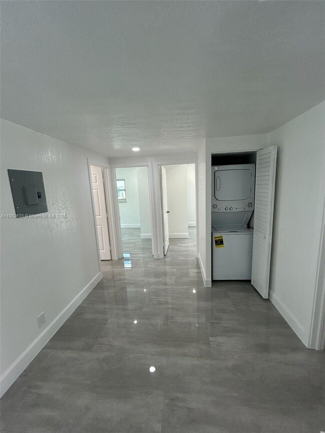 Building Photo - 309 Lewis Ln