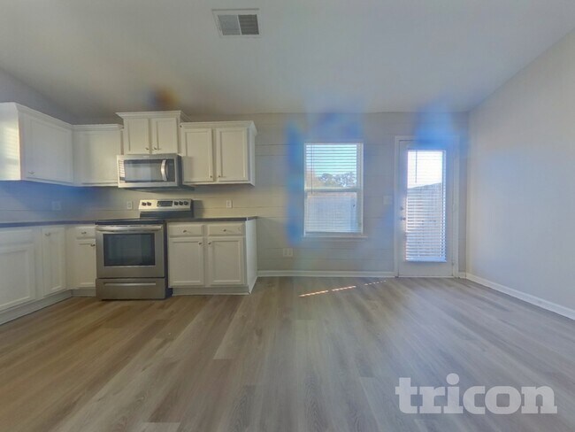 Building Photo - 316 Meadow Vista Ln