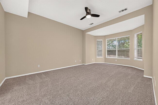 Building Photo - 18515 Autumn Park Dr