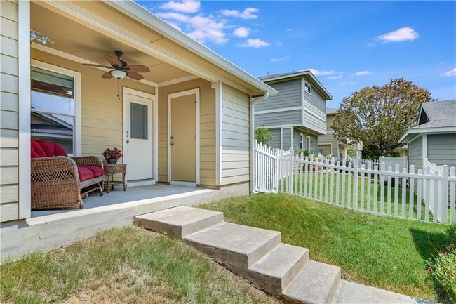 Building Photo - 513 Freeland Path