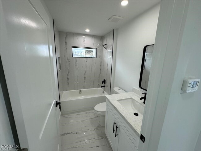 Building Photo - 1829 NW 24th Ave