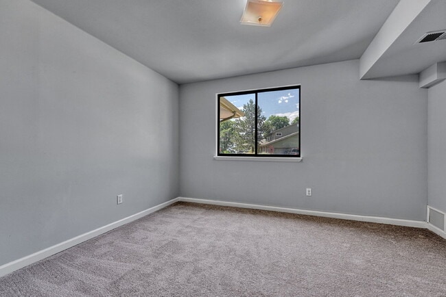 Building Photo - $3,600.00 - 4 Bedroom, 3.5 Bathroom, Singl...