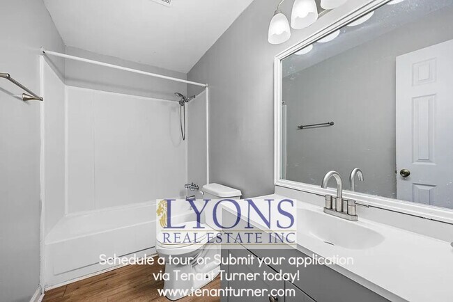 Building Photo - 4 bed 2 bath house cozy neighborhood!!