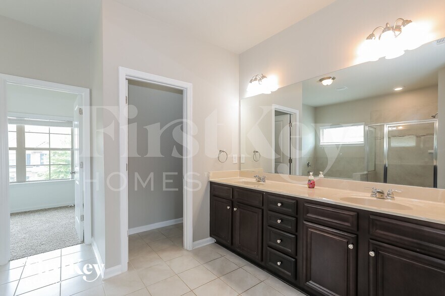 Building Photo - 1247 Heartwood Ave