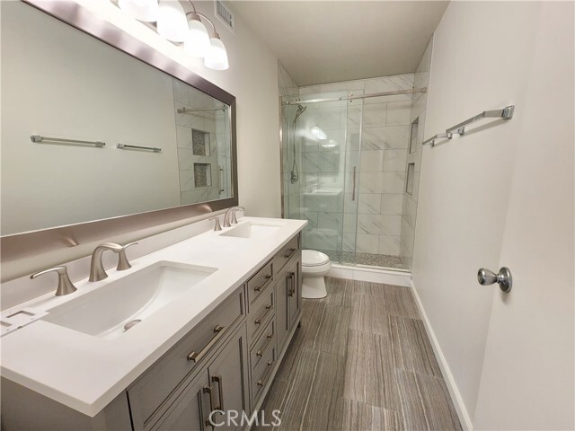 Building Photo - 5165 Pearblossom Dr