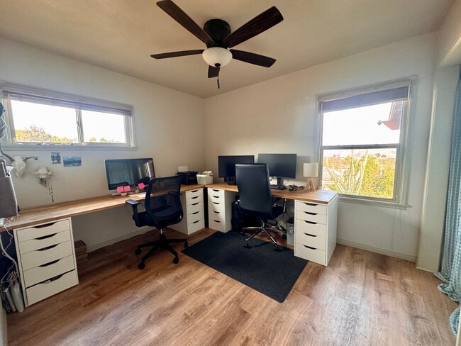 Building Photo - 221 Sage Rd