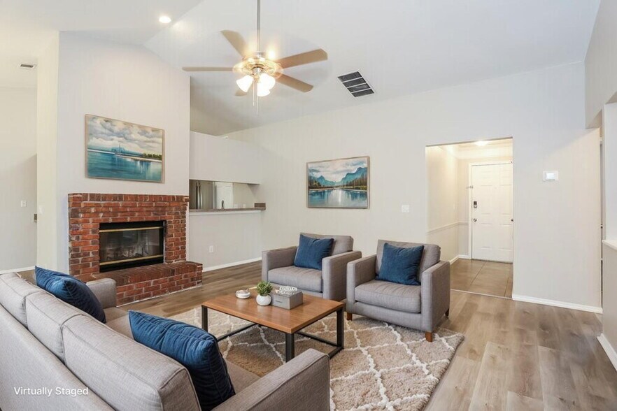Building Photo - 12755 Serenade Cir N