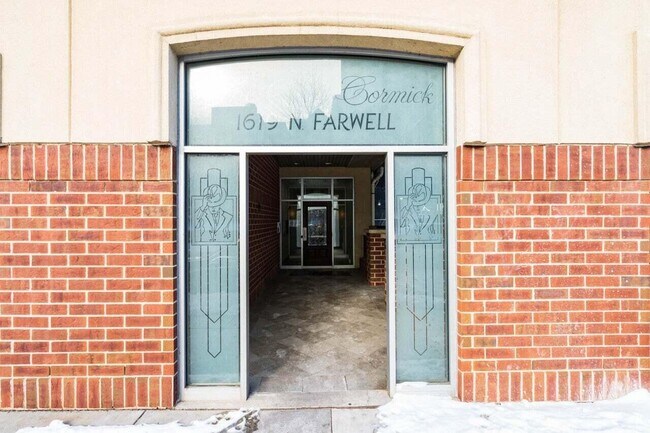 Building Photo - 1619 N Farwell Ave