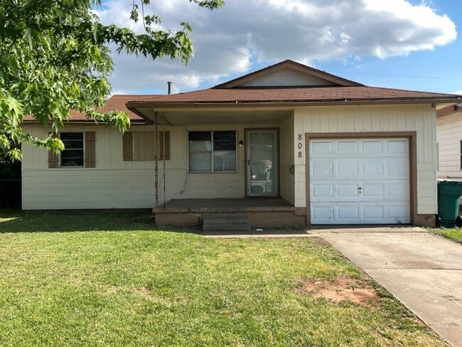Building Photo - New paint, 3 bed 1 bath 1 car in SE Okc!