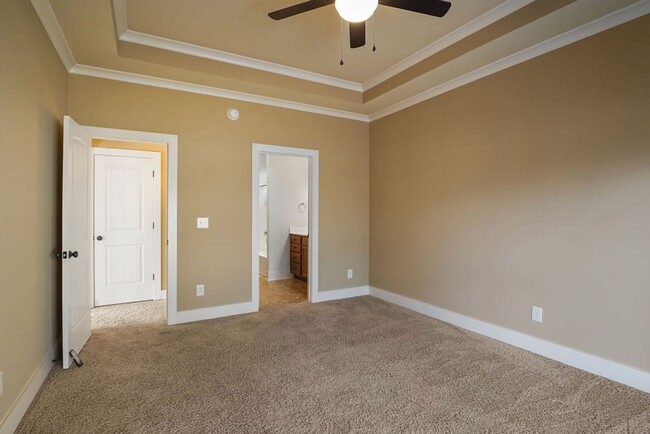 Building Photo - Like-New One-Level Brick Home with Private Patio