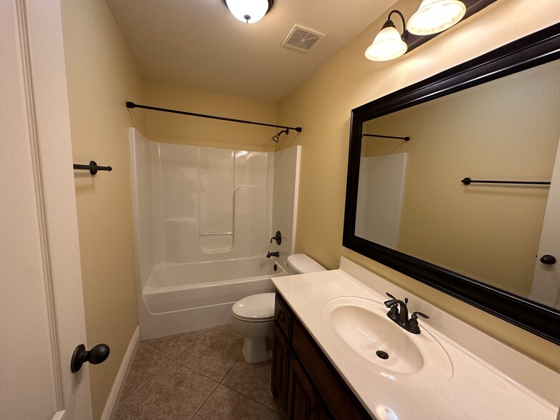 second floor bath - 6435 W Bridge Bay Dr