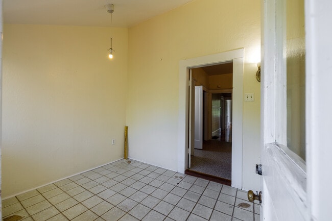 Building Photo - 2840 Bryant St