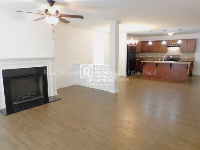 Building Photo - 5013 Red Poll Dr